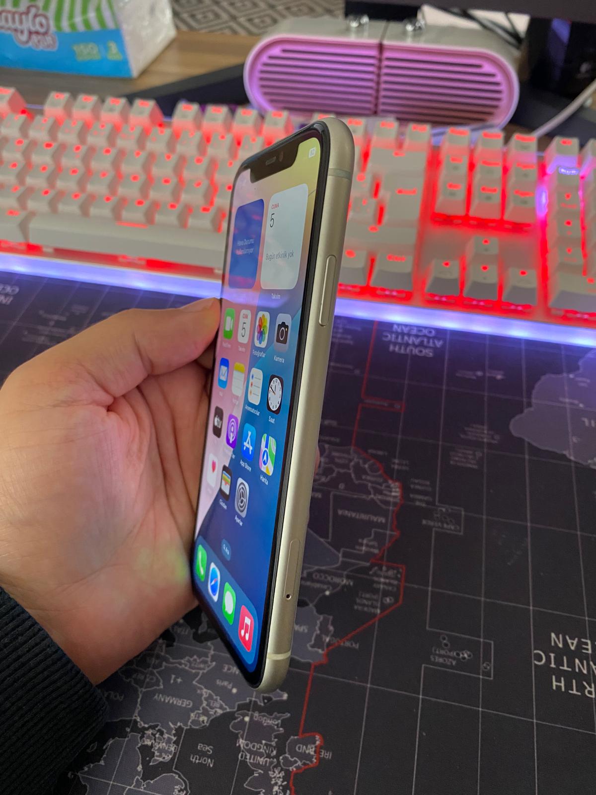 İkinci El İphone 11 64 GB Türkiye Cihazı Hatasız Orjinal