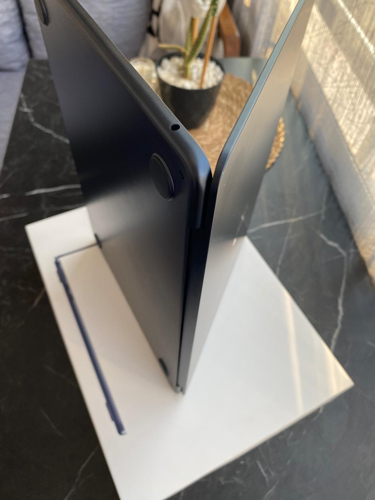 İkinci El Macbook Air M2 8CPU 8GPU 16GB Sıfırdan Farksız Garantili Hatasız