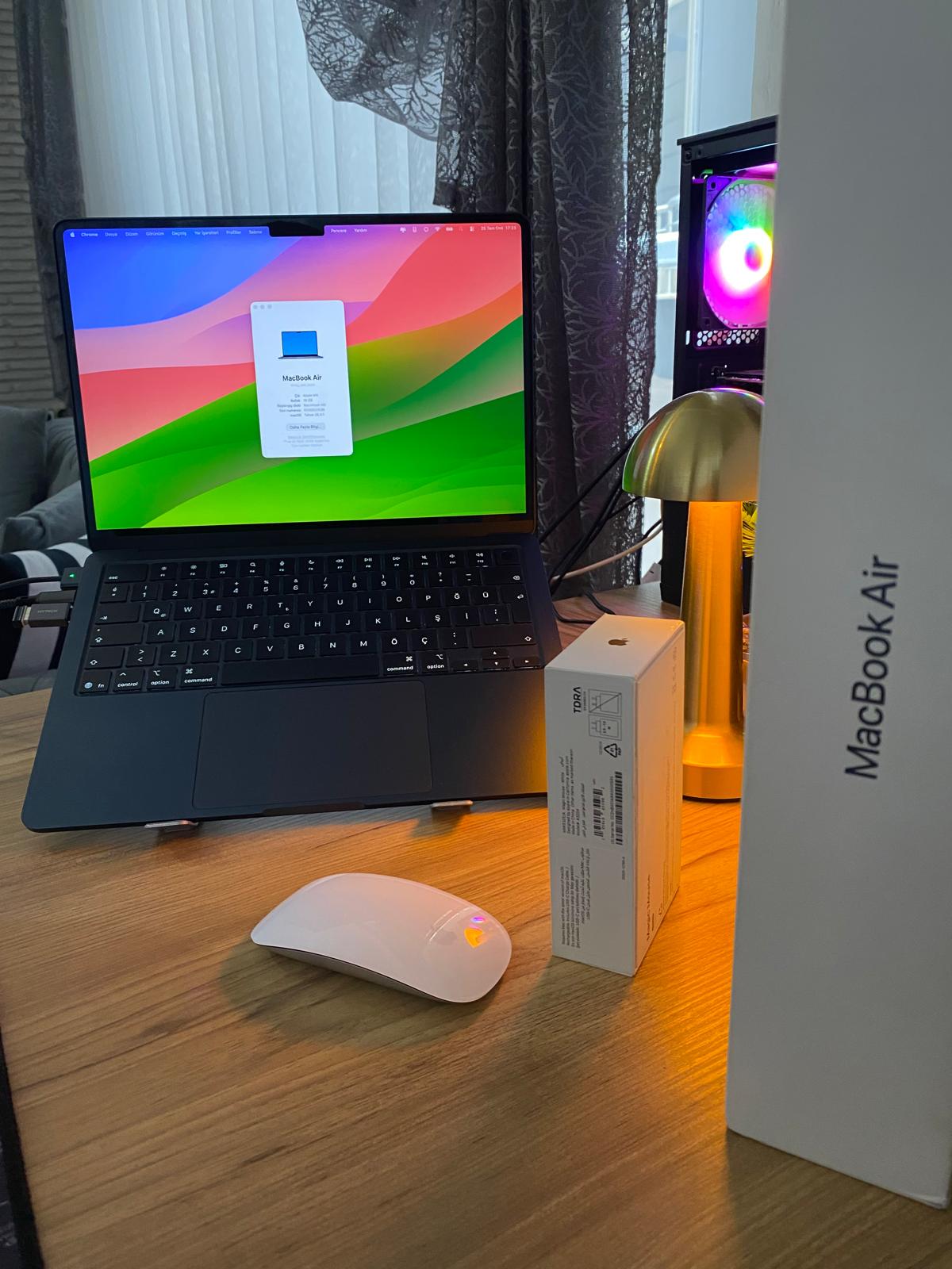 İkinci El Macbook Air M4 16 GB Ram 14 Ay Garanti ve Magic Mouse İle