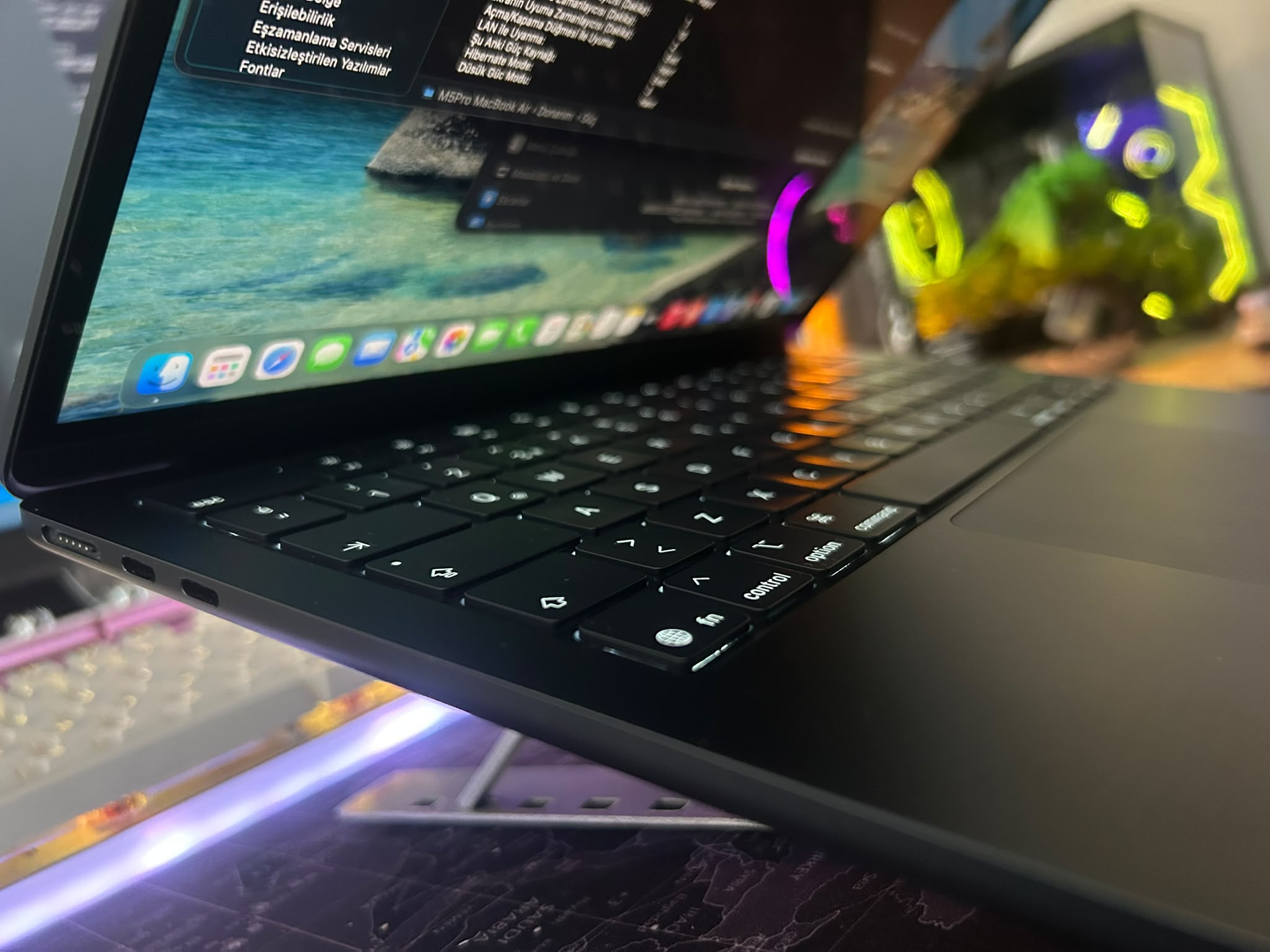 İkinci El Macbook Air M5 16 GB Ram 512 GB Hafıza Sadece 3  Aylık